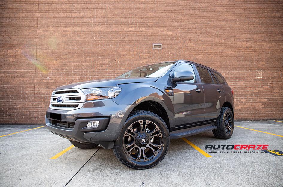 FORD EVEREST VAPOR BLACK MACHINED WITH DARK TINT